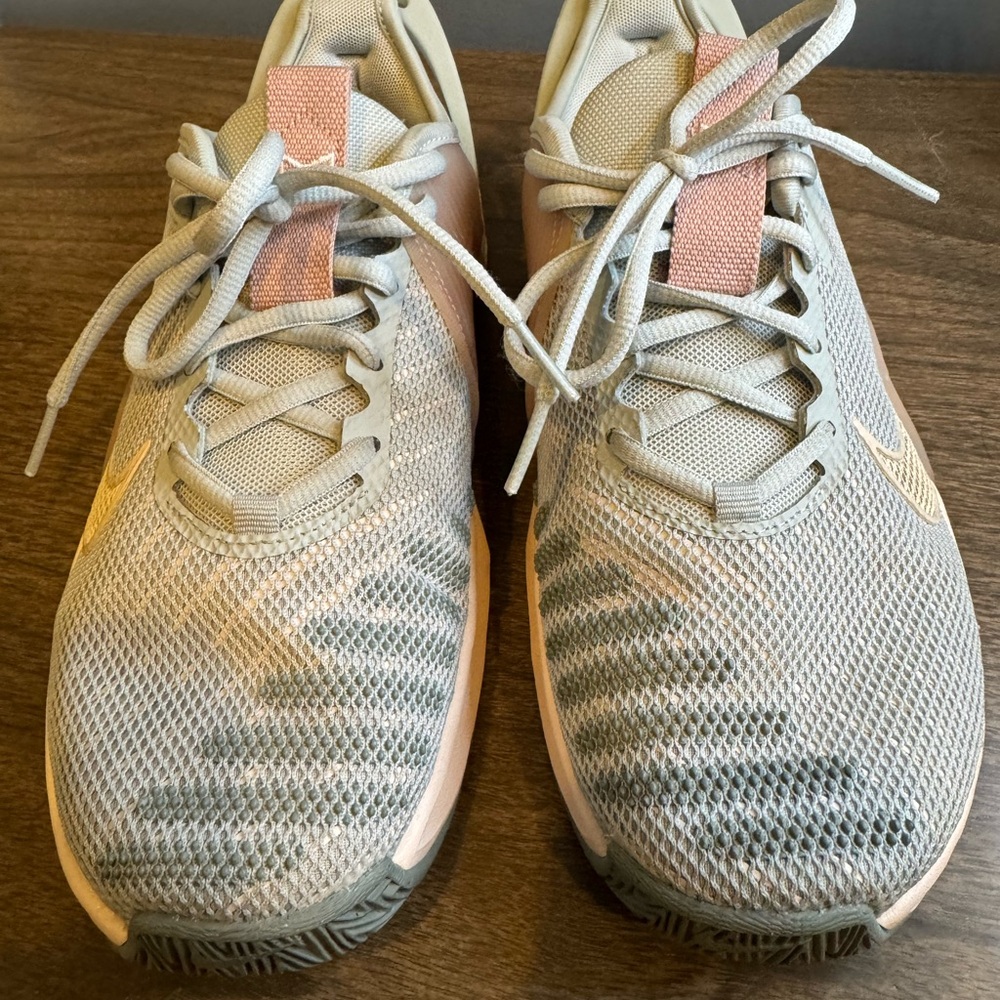 Nike Metcon 9 Easy On Women's Gray and Pink Athletic Shoes